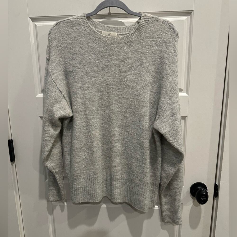 H&M Small Gray Textured Crew Neck Knit Sweater Scandi Grandpacore Pullover